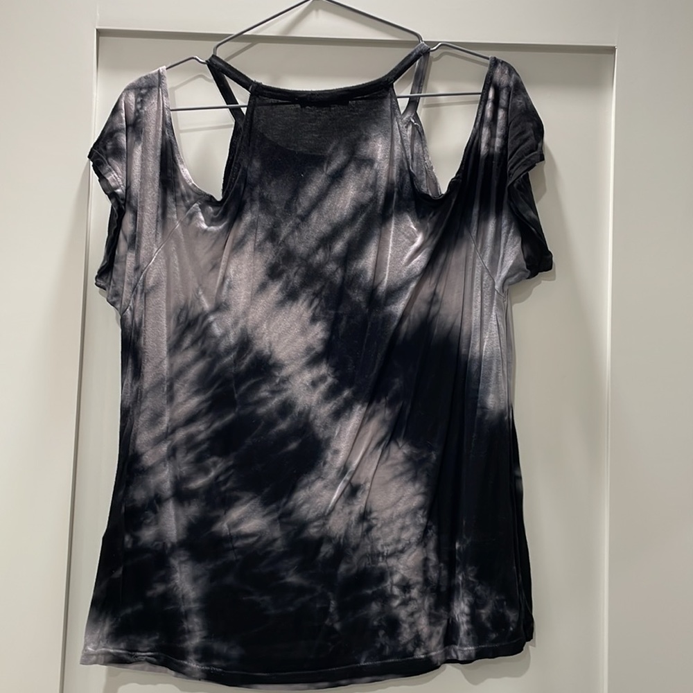 Open Shoulder T-Shirt - Picture 3 of 3